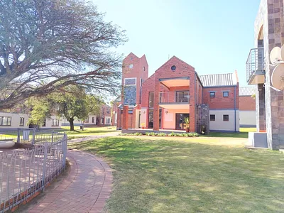 2 Bedroom Apartment To Rent in Johannesburg - V0co.webp