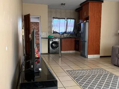 2 Bedroom Townhouse To Rent in Johannesburg - img