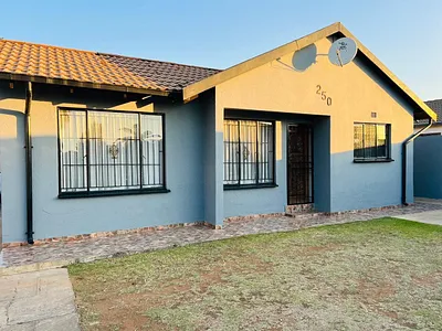 3 Bedroom House To Rent in Johannesburg - img