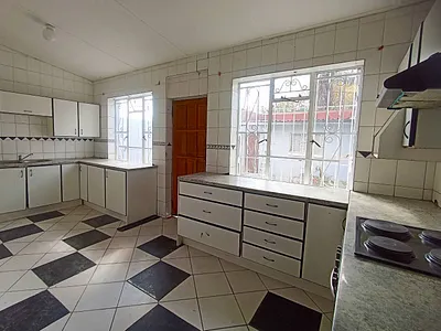 3 Bedroom House To Rent in Johannesburg - 24LN.webp