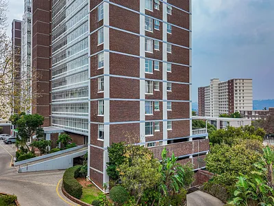 2 Bedroom Apartment For Sale in Bedfordview - WOmp.webp