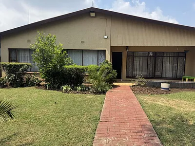 4 Bedroom House For Sale in Alberton - Gk4g.webp