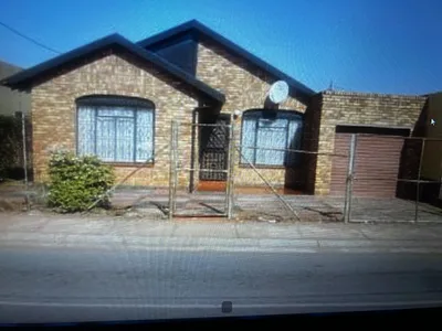 3 Bedroom House For Sale in Krugersdorp - gbel.webp