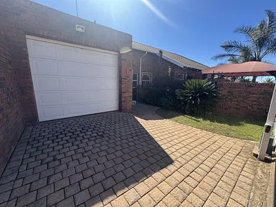 3 Bedroom House For Sale in Alberton - dukm.webp