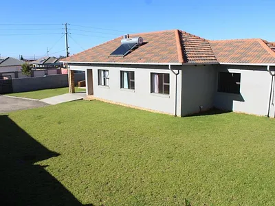 3 Bedroom House For Sale in Krugersdorp - FSP2.webp