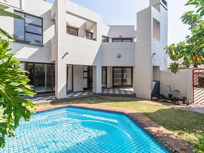 4 Bedroom House For Sale in Bedfordview - JGXa.webp