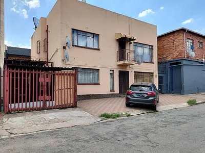 6 Bedroom House For Sale in Benoni - ZopT.webp