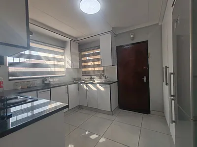 3 Bedroom House For Sale in Springs - ZPOU.webp