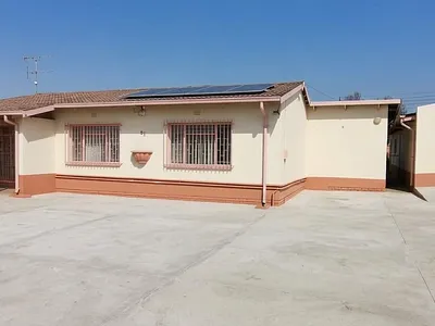 3 Bedroom House For Sale in Benoni - sJ9Y.webp