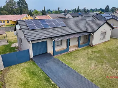3 Bedroom House For Sale in Benoni - g8dv.webp