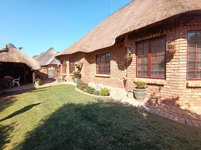 3 Bedroom House For Sale in Benoni - nJvv.webp