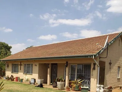 3 Bedroom House For Sale in Springs - 9GoR.webp