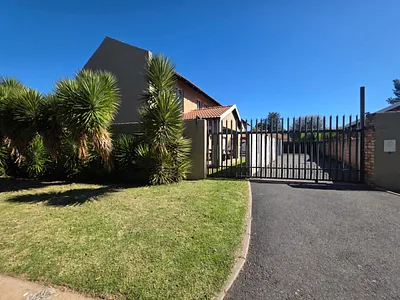 3 Bedroom House For Sale in Springs - 1i4G.webp