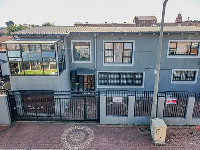 7 Bedroom House For Sale in Benoni - Hzda.webp