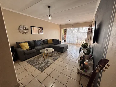 2 Bedroom Apartment For Sale in Krugersdorp - Pxf3.webp