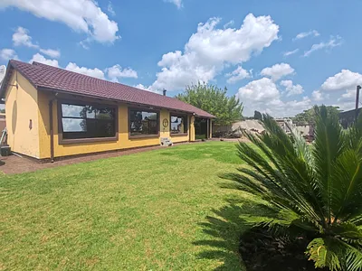 3 Bedroom House For Sale in Springs - Dw0N.webp