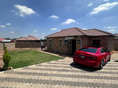 3 Bedroom House For Sale in Benoni - SwjK.webp