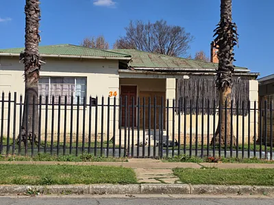 5 Bedroom House For Sale in Springs - kz3B.webp