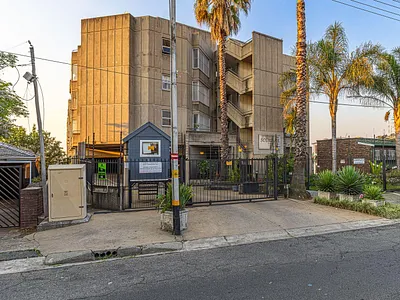 2 Bedroom Apartment For Sale in Germiston - Ov4n.webp
