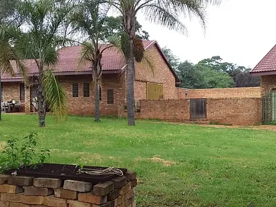 5 Bedroom House For Sale in Benoni - eVR6.webp