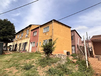 1 Bedroom Apartment For Sale in Soweto - 3iYM.webp