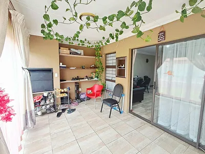 2 Bedroom Apartment For Sale in Boksburg - img