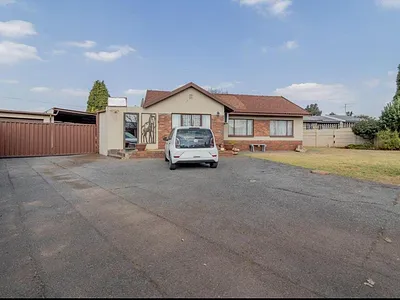 3 Bedroom House For Sale in Springs - B34i.webp