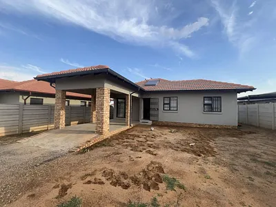 3 Bedroom House For Sale in Krugersdorp - u1gd.webp