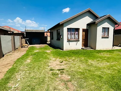 2 Bedroom House For Sale in Springs - J6wE.webp
