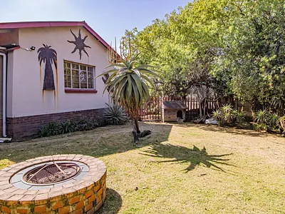 3 Bedroom House For Sale in Germiston - ZIzx.webp