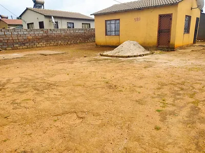 2 Bedroom House For Sale in Benoni - 5u2Y.webp