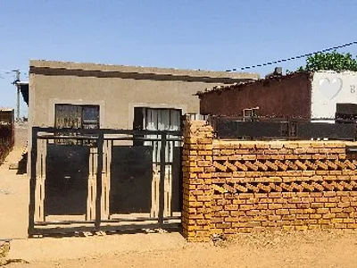 4 Bedroom House For Sale in Benoni - ytJ0.webp