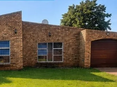 4 Bedroom House For Sale in Springs - DZ8A.webp