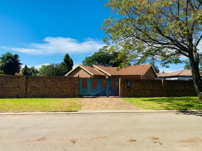 3 Bedroom House For Sale in Benoni - x4QZ.webp