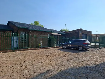 3 Bedroom House For Sale in Brakpan - fAlz.webp