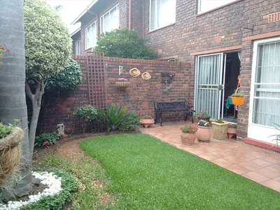 2 Bedroom Apartment For Sale in Kempton Park - T18t.webp