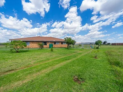3 Bedroom House For Sale in Brakpan - QjcO.webp