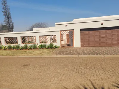 3 Bedroom House For Sale in Springs - ooO6.webp