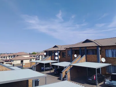 2 Bedroom Apartment For Sale in Germiston - uVSt.webp