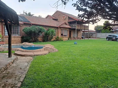 5 Bedroom House For Sale in Brakpan - G4LZ.webp