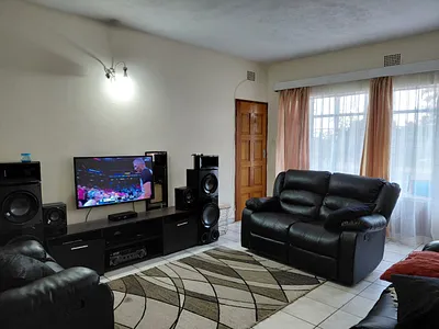 1 Bedroom Apartment For Sale in Brakpan - jQ1R.webp