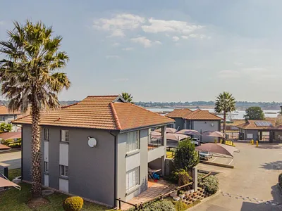 2 Bedroom Apartment For Sale in Benoni - 30lB.webp