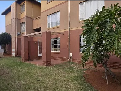 2 Bedroom Apartment For Sale in Benoni - vTE3.webp