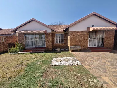 3 Bedroom Townhouse To Rent in Springs - CVim.webp