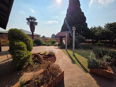 4 Bedroom House For Sale in Springs - qava.webp