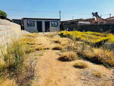 2 Bedroom House For Sale in Benoni - GgOl.webp