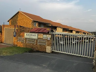 2 Bedroom Apartment For Sale in Kempton Park - yDES.webp