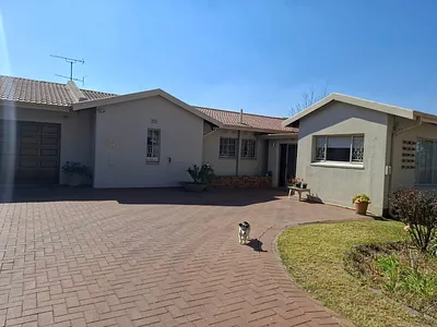4 Bedroom House For Sale in Brakpan - Ni4h.webp