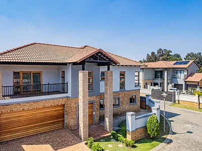 3 Bedroom House For Sale in Benoni - rDrU.webp