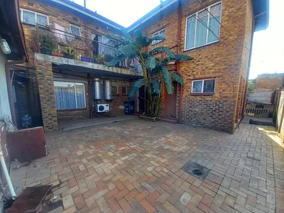6 Bedroom House For Sale in Benoni - jmyq.webp